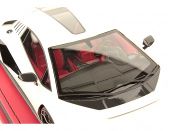Lamborghini Countach LPI 800-4 MR Collection 1/18 LAMBO052A Blanc Sidéral avec vitrine
