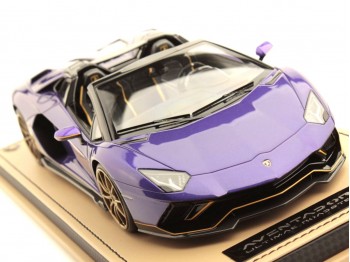 Lamborghini Aventador LP 780-4 Ultimae Roadster MR Collection 1/18 LAMBO051B Viola Pasifae