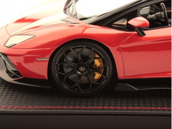 Lamborghini Aventador LP 780-4 Ultimae Roadster MR Collection 1/18 LAMBO051C Arancio Xanto con pack carbonio con vetrina