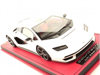 Lamborghini Countach LPI 800-4 MR Collection 1/18 LAMBO052A Blanc Sidéral avec vitrine