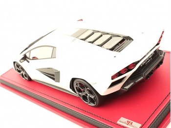 Lamborghini Countach LPI 800-4 MR Collection 1/18 LAMBO052A Blanc Sidéral avec vitrine