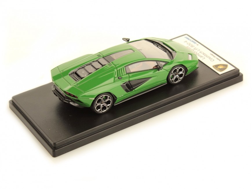 The 1/40 Lamborghini Countach LPI 800-4 from Kinsmart, a review by