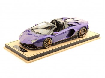 Lamborghini Aventador LP 780-4 Ultimae Roadster MR Collection 1/18 LAMBO051B Viola Pasifae con vetrina
