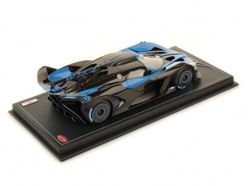 Bugatti Bolide MR Collection 1/18 BUG014 avec vitrine