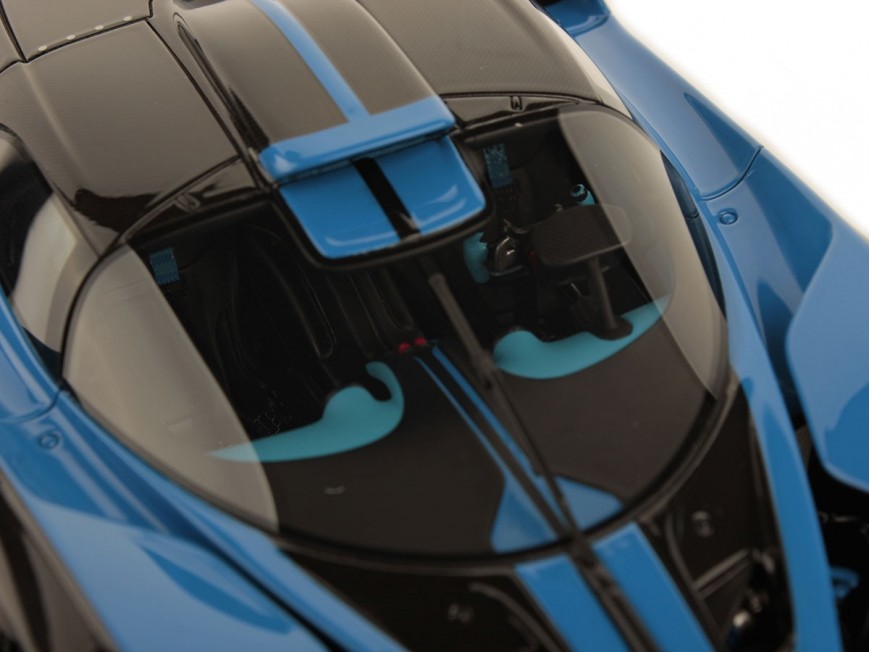 Bugatti Bolide MR Collection 1/18 BUG014 avec vitrine