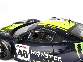 Ferrari 488 GT3 Valentino Rossi Team Kessel BBR Models 1/18 P18208VR Jaune Fluo et Bleu Mat avec vitrine