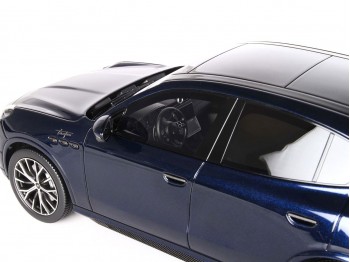 Maserati Grecale Trofeo BBR Models 1/18 P18220D Nobile Blue with display case