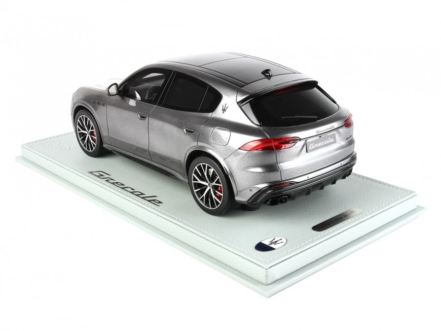 Maserati Grecale Trofeo BBR Models 1/18 P18220C Grigio Lava  con vetrina