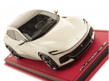Ferrari Purosangue MR Collection 1/18 FE038C Metallic Italia White with display case