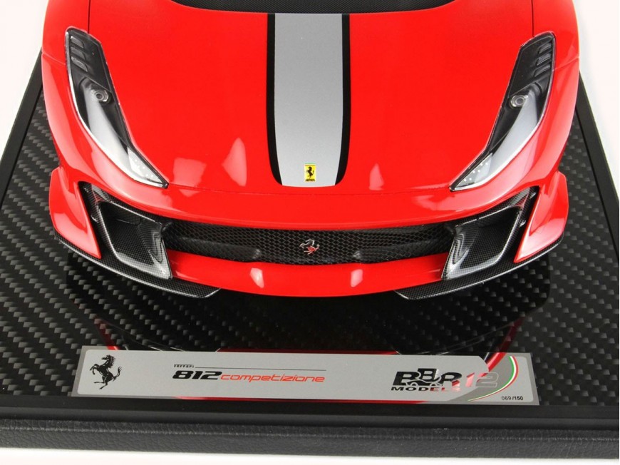 Ferrari 812 Competizione BBR Models 1/12 BBR1215B1 Rosso Corsa 322 con vetrina