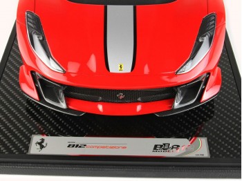 Ferrari 812 Competizione BBR Models 1/12 BBR1215B1 Rosso Corsa 322 con vetrina
