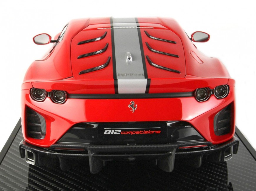 Ferrari 812 Competizione BBR Models 1/12 BBR1215B1 Rosso Corsa 322 con vetrina