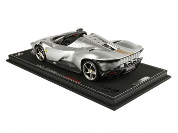 Ferrari Daytona SP3 Icona Spider BBR Models 1/18 P18214G Argent Nurburgring Métallisé avec vitrine