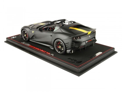 Ferrari 812 Competizione A BBR Models 1/18 P18209I Rosso Corsa 322 con vetrina 2