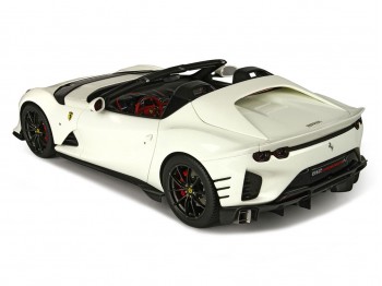 Ferrari 812 Competizione A BBR Models 1/18 P18209E1 Bianco Avus con vetrina