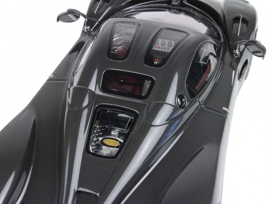 Pagani Utopia BBR Models 1/18 P18223CF Fibra di Carbonio con vetrina