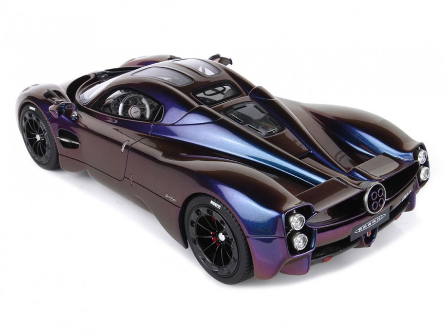Pagani Utopia BBR Models 1/18 P18223CHA Metallic Chameleon with display case