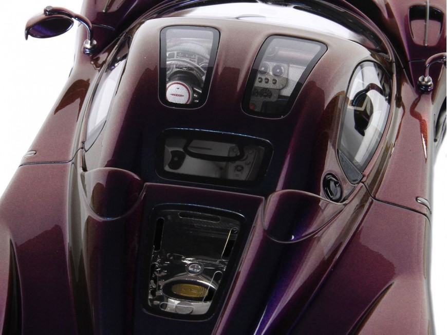 Pagani Utopia BBR Models 1/18 P18223CHA Metallic Chameleon with display case