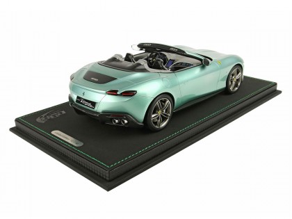 Ferrari Roma Spider BBR Models 1/18 P18230F Verde Tevere Metallizzato con vetrina 2