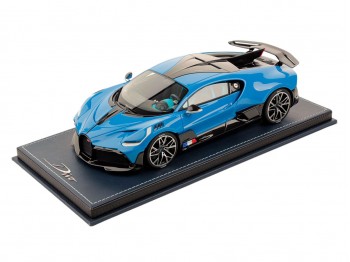 Bugatti Divo MR Collection 1/18 BUG09D Blu Francia Racing con vetrina