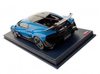 Bugatti Divo MR Collection 1/18 BUG09D Blu Francia Racing con vetrina