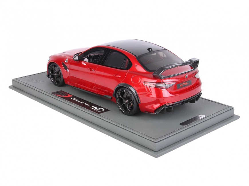 Alfa Romeo Giulia GTAm BBR Models 1/18 BBRC1852-21B Rouge GTA avec vitrine