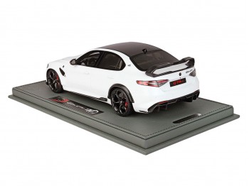 Alfa Romeo Giulia GTAm BBR Models 1/18 BBRC1852B-21 Bianco Trofeo con vetrina