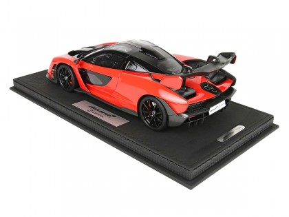McLaren Senna BBR Models 1/18 P18149F1 Rosso Accent con vetrina 2