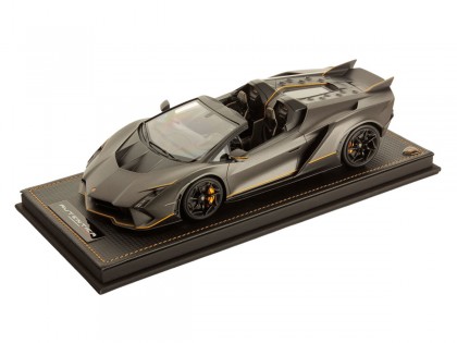 Lamborghini Auténtica MR Collection 1/18 LAMBO060A Titans Grey with display case