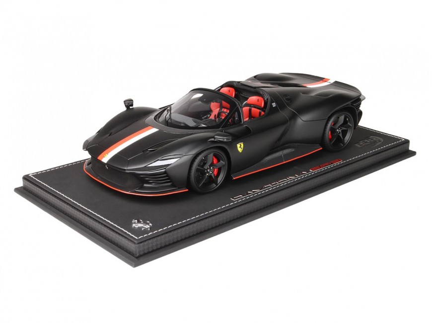 Ferrari Daytona SP3 Icona Spider Charles Leclerc BBR Models 1/18 P18214CL Noir Mat avec vitrine