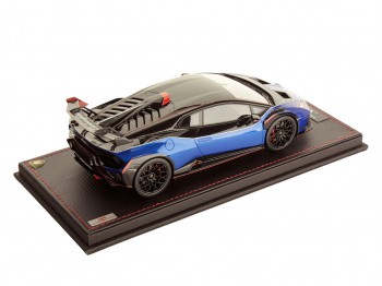 Lamborghini Huracàn STJ MR Collection 1/18 LAMBO063 Eliadi Bleu avec vitrine