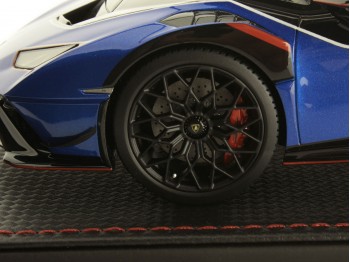 Lamborghini Huracàn STJ MR Collection 1/18 LAMBO063 Blu Eliadi con vetrina