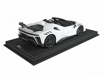 Ferrari SF90 XX Spider BBR Models 1/18 P18238L1 Cervin Blanc avec vitrine