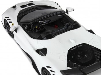 Ferrari SF90 XX Spider BBR Models 1/18 P18238L1 Cervin Blanc avec vitrine