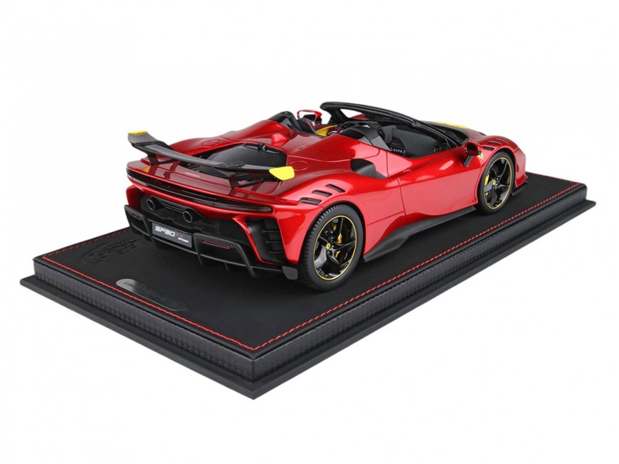 Ferrari SF90 XX Spider BBR Models 1/18 P18238D Rouge Portofino Métallisé avec vitrine