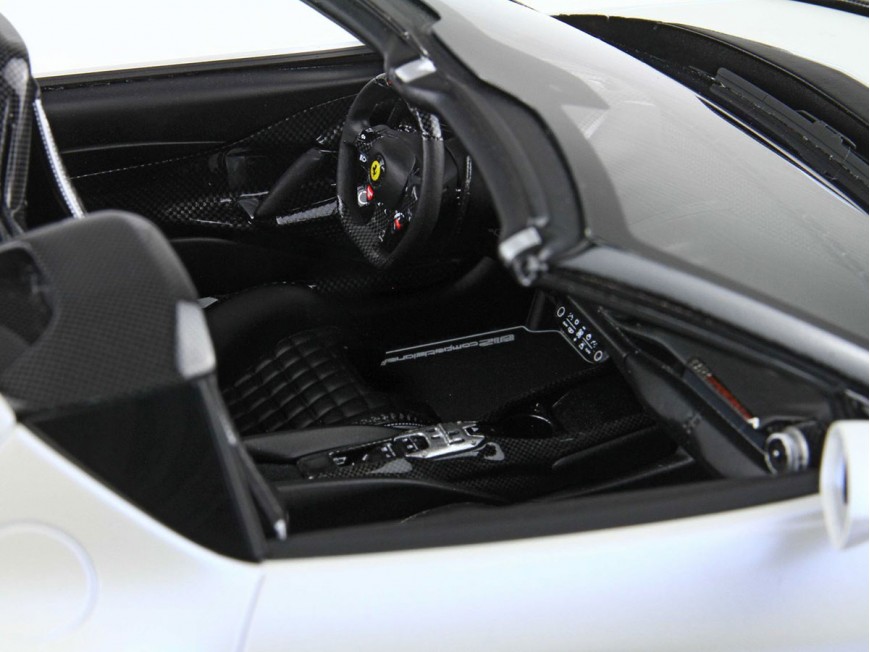 Ferrari 812 Competizione A Charles Leclerc BBR Models 1/18 P18209CL Bianco Onda Marina Opaco con vetrina