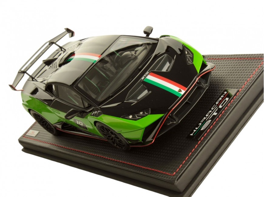Lamborghini Huracàn STO SC 10° Anniversario MR Collection 1/18 LAMBO044SC Verde Mantis e Nero Noctis con vetrina