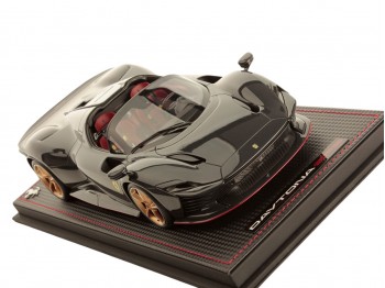 Ferrari Daytona SP3 Icona Spider MR Collection 1/18 FE036SE5 Fibra di Carbonio con vetrina