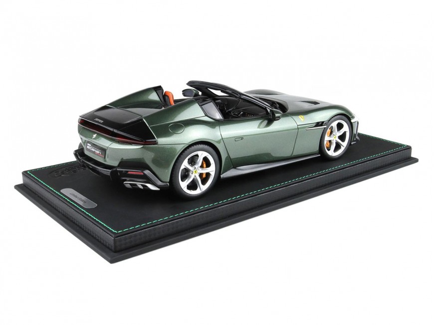 Ferrari 12Cilindri Spider BBR Models 1/18 P18251E Vert Toscan Métallisé avec vitrine