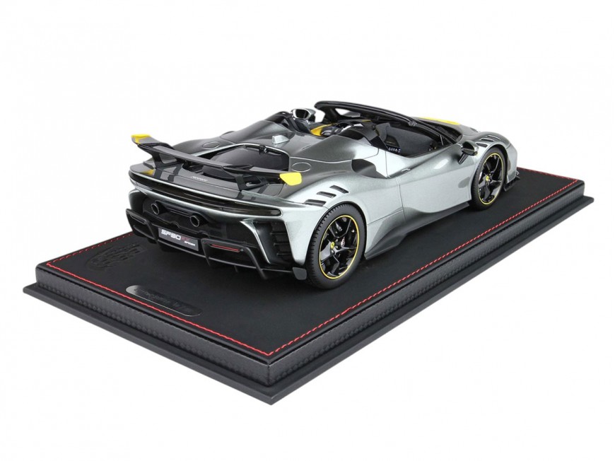 Ferrari SF90 XX Spider BBR Models 1/18 P18238E Gris de Compétition Métallisé avec vitrine