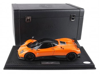 Pagani Zonda F die-cast ouvrable BBR Models 1/18 850409021DIE Orange de Saint Tropez avec vitrine