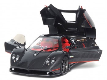 Pagani Zonda F die-cast full open BBR Models 1/18 850410021DIE Glossy Black Carbon Fiber with display case
