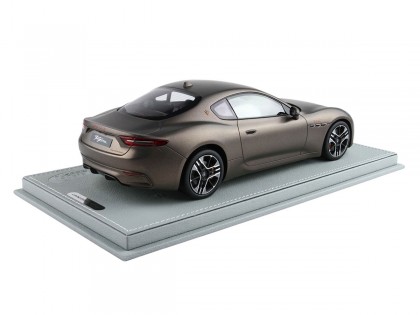 Maserati Granturismo Folgore BBR Models 1/18 P18240A Cuivre Folgore avec vitrine 2