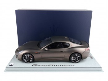 Maserati Granturismo Folgore BBR Models 1/18 P18240A Cuivre Folgore avec vitrine