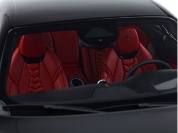 Maserati GranTurismo Folgore BBR Models 1/18 P18240C Noir Absolu avec vitrine
