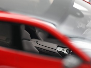 Ferrari Purosangue BBR Models 1/18 P18231N Rosso Corsa 322 tetto panoramico con vetrina