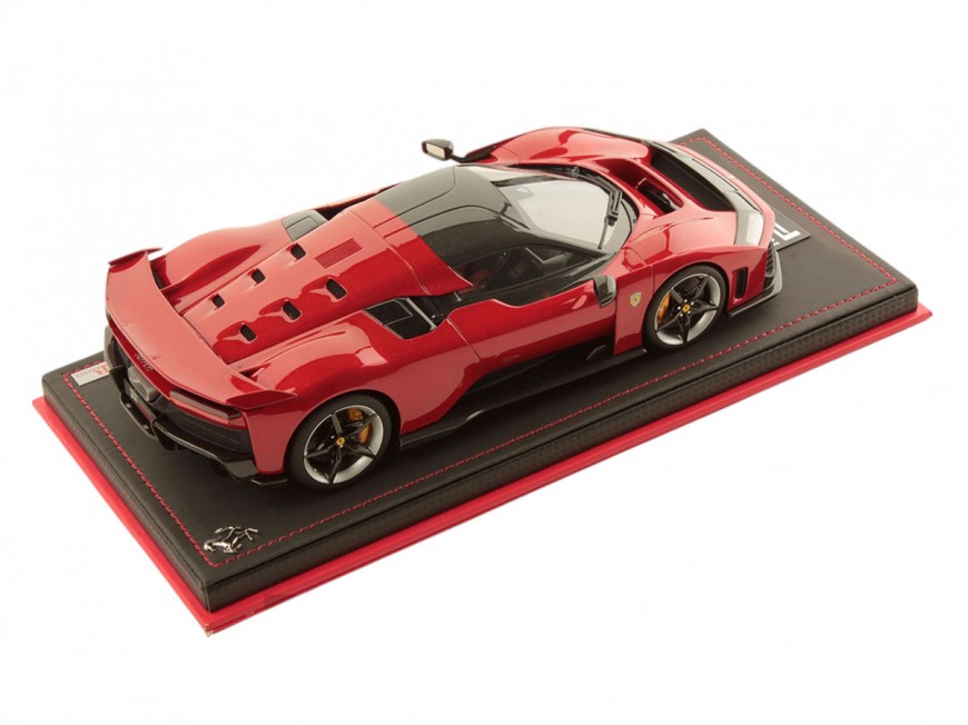 Ferrari F80 MR Collection 1/18 FE045A Rouge Supercar avec vitrine