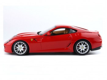 Ferrari 599 GTB Fiorano Boîte de Vitesses Manuelle BBR Models 1/18 BBR1872A1 Rouge de Course 322 avec vitrine