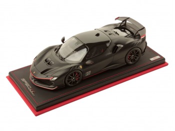Ferrari SF90 XX Stradale Charles Leclerc MR Collection 1/18 FE041SE3 Noir Mat avec vitrine