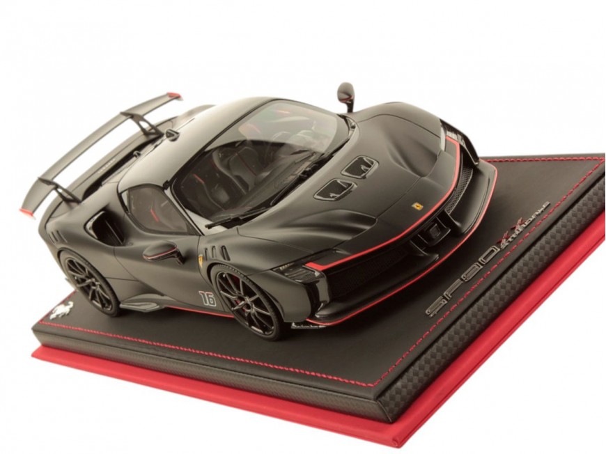 Ferrari SF90 XX Stradale Charles Leclerc MR Collection 1/18 FE041SE3 Noir Mat avec vitrine